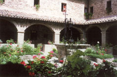 Spiritual Meditation & Mindfulness Retreats in Assisi, Italy, Europe courtyard photo