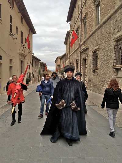 Spiritual Meditation & Mindfulness Retreats in Assisi, Italy, Europe people in street photo